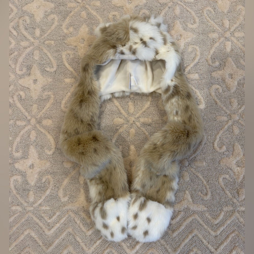 Restoration Hardware Baby & Child Cream Faux Fur Hat size l/xl (4-8yrs)